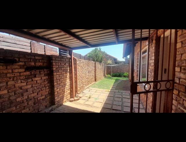 2 BEDROOM PROPERTY TO RENT IN AMBERFIELD